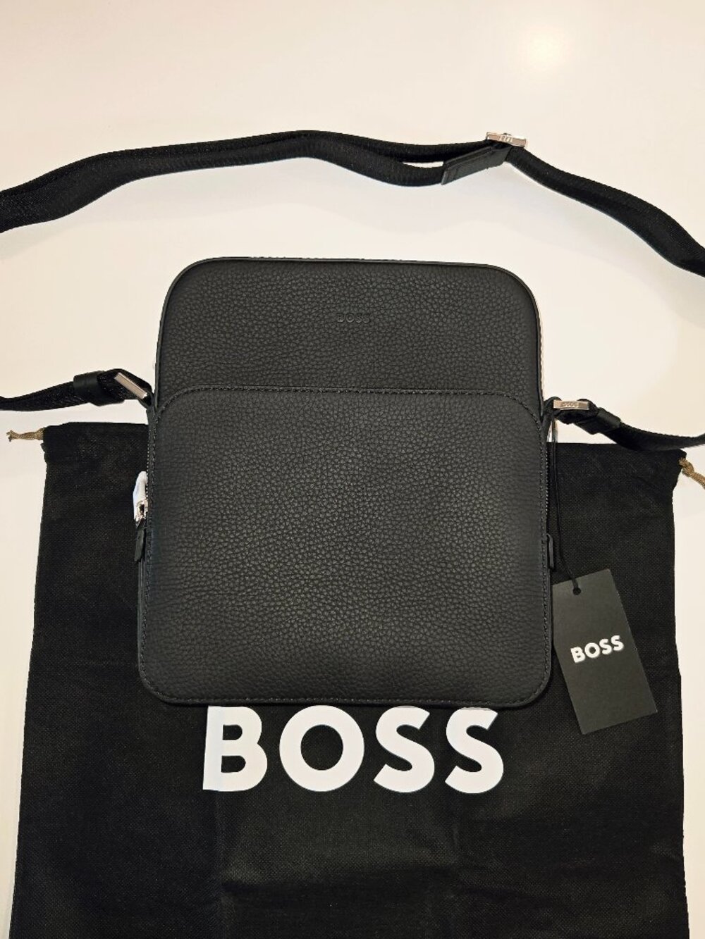 HUGO BOSS Reporter Bag in Natural-Grain Italian Leather